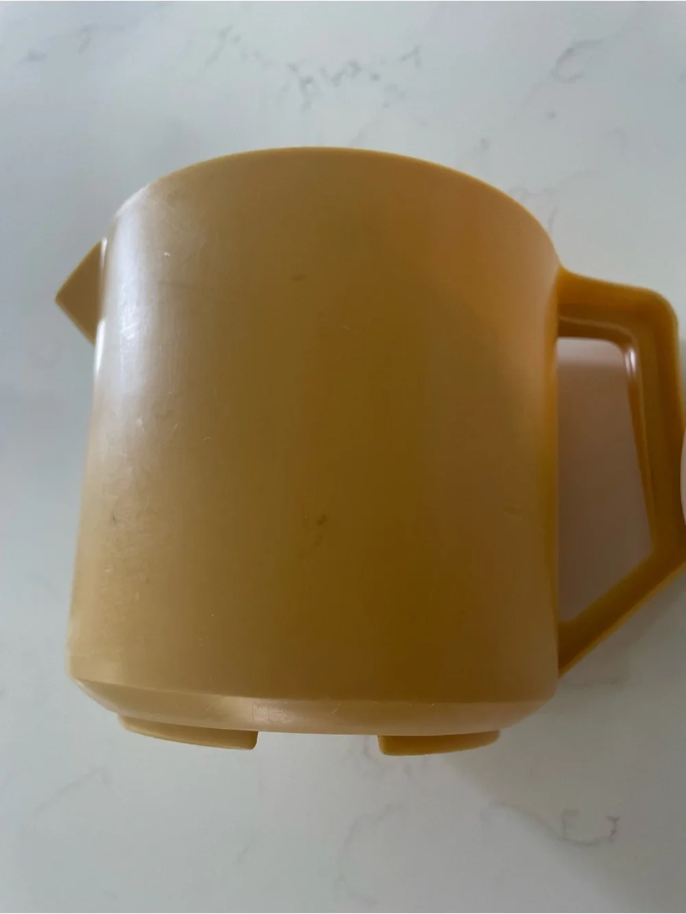 Rubbermaid plastic pitcher